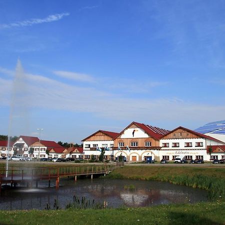Hotel Hamburg-Wittenburg Van Der Valk Esterno foto