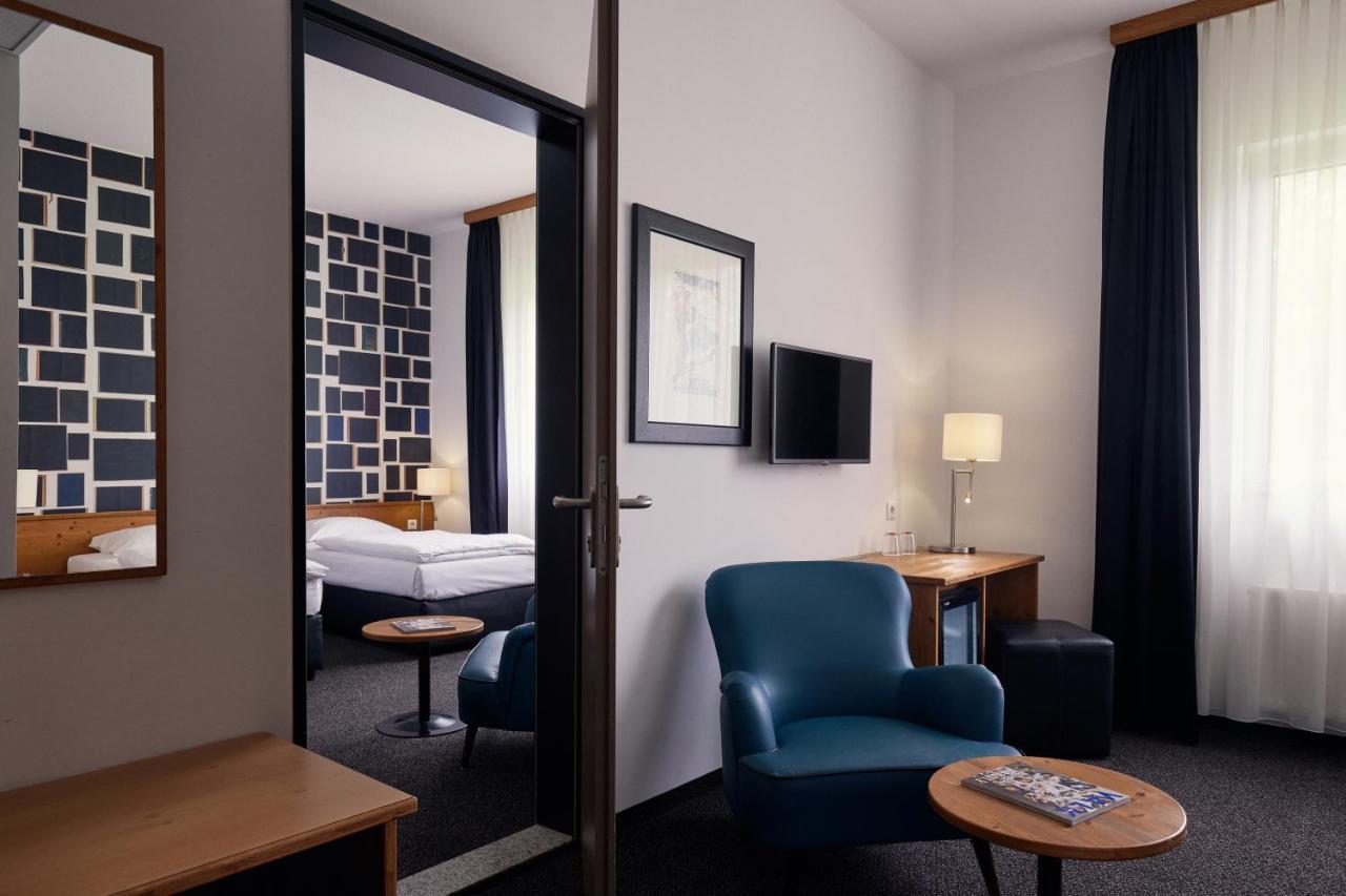 Hotel Hamburg-Wittenburg Van Der Valk Esterno foto