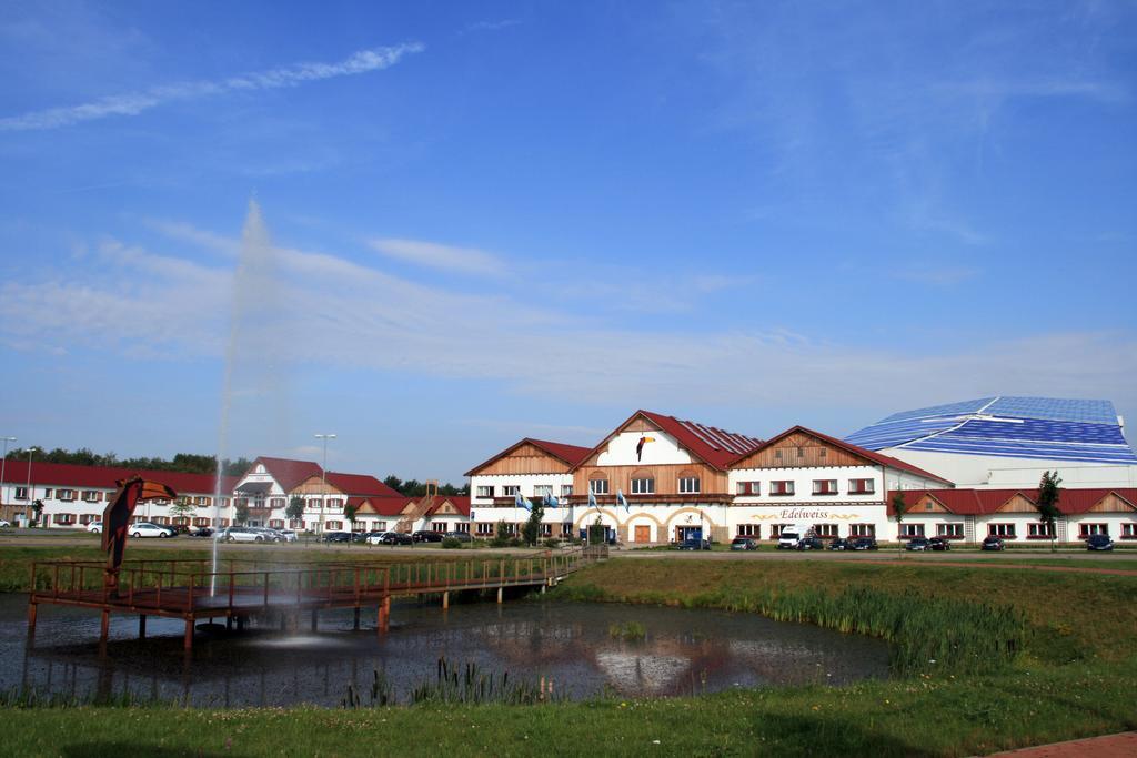 Hotel Hamburg-Wittenburg Van Der Valk Esterno foto