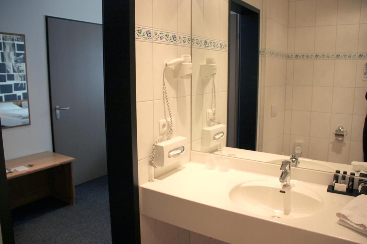 Hotel Hamburg-Wittenburg Van Der Valk Esterno foto